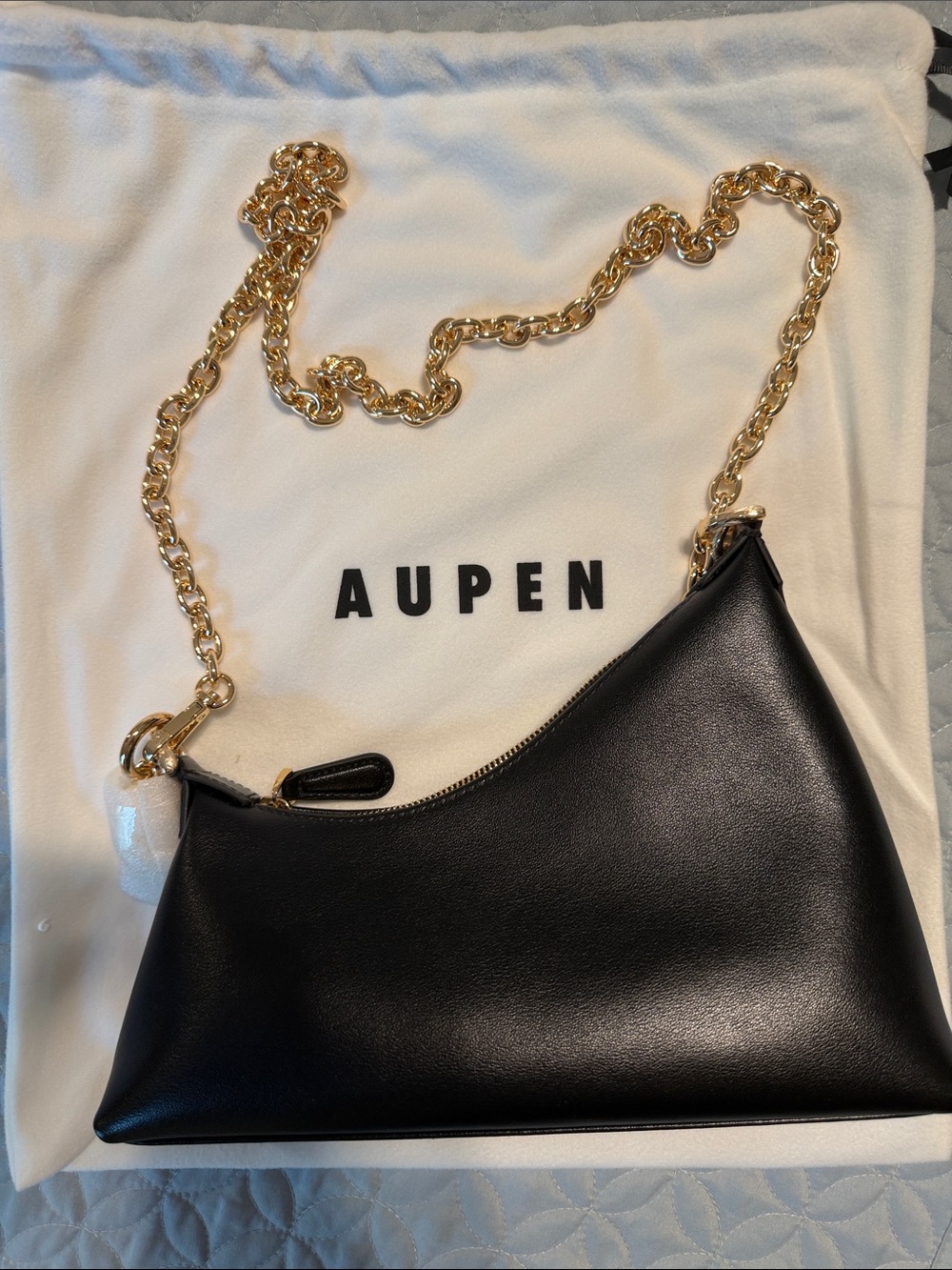 Aupen Black Leather Shoulder Bag with Gold Chain